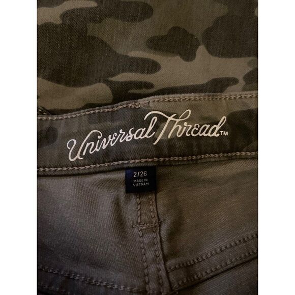 Universal Thread women's green camouflage high rise skinny crop pants size 2/26 - Picture 5 of 10